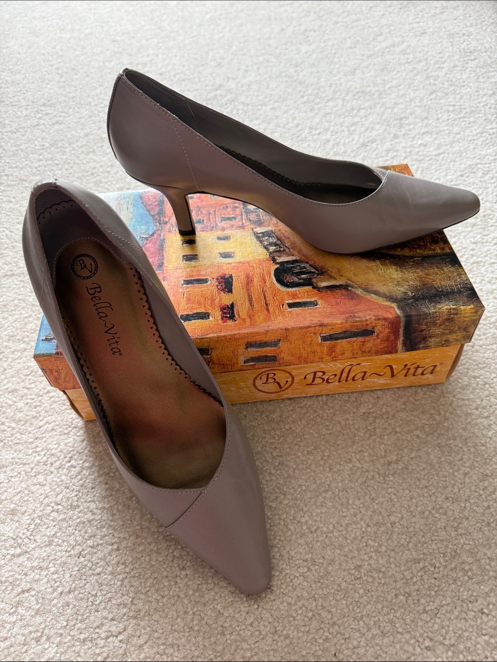 Bella Vita Taupe Leather Pointed-Toe Pumps Size 9.5 M